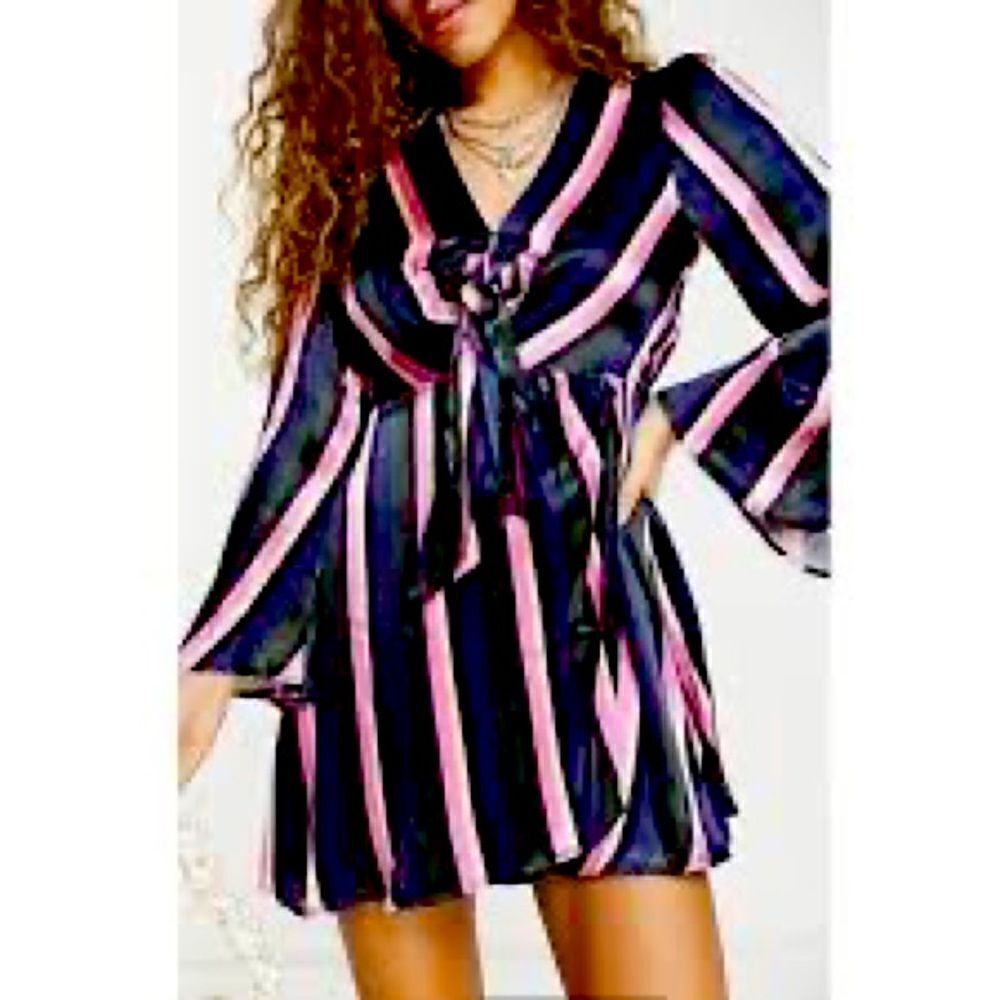 TopShop stripe print front knot flare sleeve minidress - size 4 NWOT